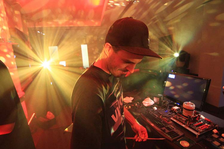 AMD FX 8150 разогнали до мирового рекорда